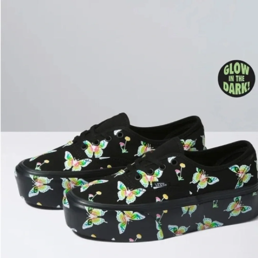 VANS AUTHENTIC STACKFORM PLATFORM SNEAKERS